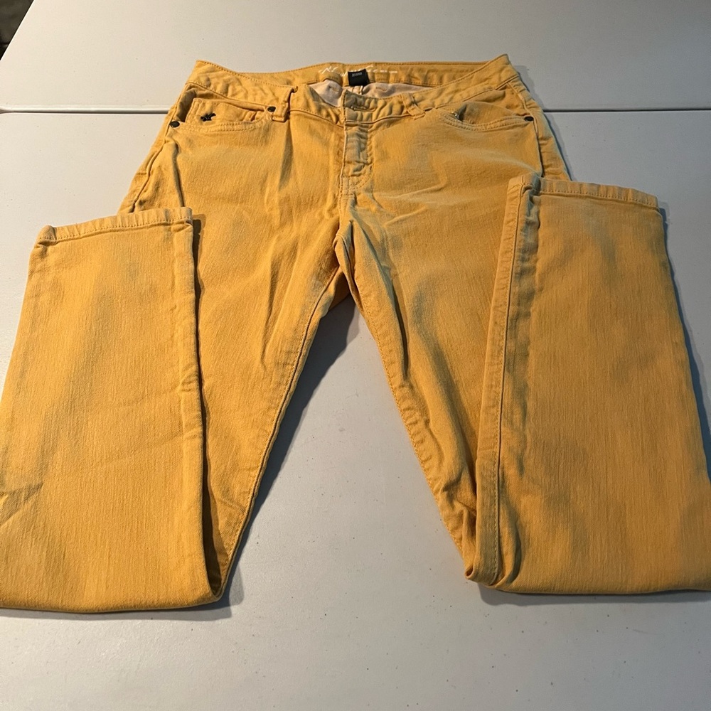 Yellow Skinny Jeans. Kenneth Coke. Size size 4